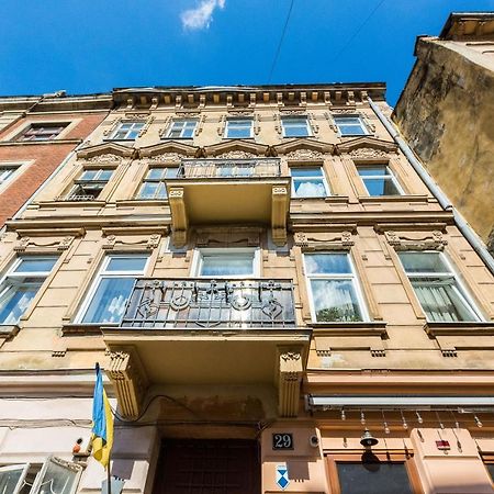 Квартира Подобово На Площі Ринок 39 Сам Центр Львова Luaran gambar