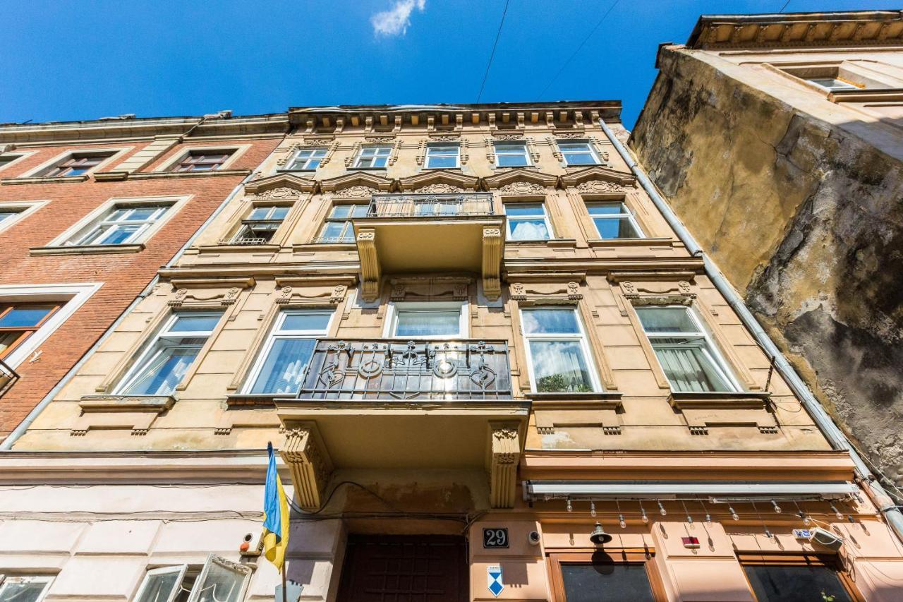 Квартира Подобово На Площі Ринок 39 Сам Центр Львова Luaran gambar