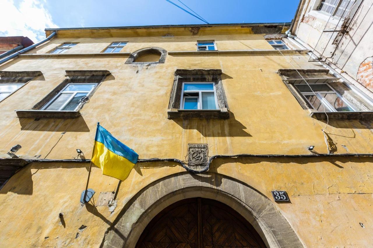Квартира Подобово На Площі Ринок 39 Сам Центр Львова Luaran gambar