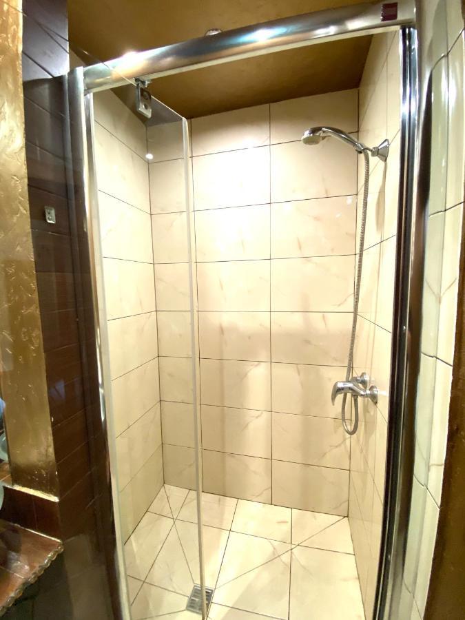 Квартира Подобово На Площі Ринок 39 Сам Центр Львова Luaran gambar